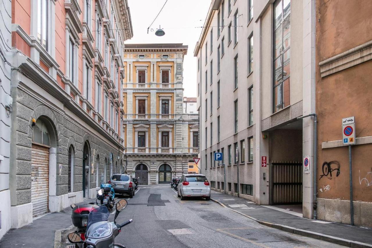 Elegante Vicino Stazione - Gold Apartment Triest